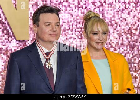 London, United Kingdom. 23rd October 2018. Mike Myers and Kelly Tisdale attending the Bohemian Rhapsody World Premiere held at The SSE Arena, London.  Mandatory Credit: Scott Garfitt /Empics/Alamy Live News Stock Photo