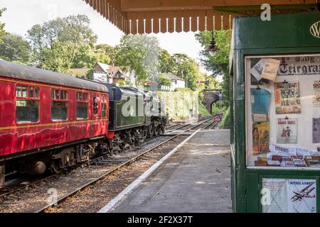 BR 4-6-0 5MT No. 45379 waits at Alresford station on the Mid-Hants Railway, Hampshire Stock Photo