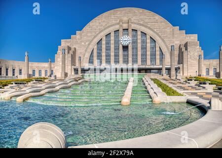 Cincinnati Union Terminal once served five railroads; the art deco landmark is now mostly museum space, with Amtrak departures only 3 nights weekly. Stock Photo