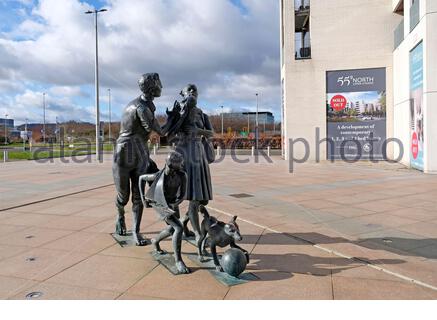 Going to the Beach sculpture by Vincent F. Butler at Saltire Square, Waterfront Avenue, Granton Edinburgh, Scotland Stock Photo