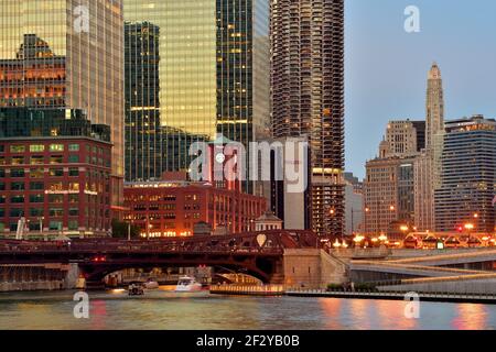 Chicago, Illinois, USA. A view of the Main Branch of the Chicago River as it heads east toward its meeting with Lake Michigan Stock Photo