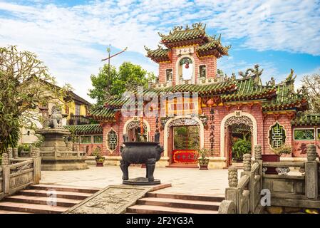 January 1, 2018: Phuc Kien Assembly Hall located in Hoi An, Vietnam. It was built around 1690s for residents from Fujian to meet up and socialize whil Stock Photo