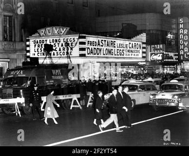 Front of ROXY Movie Theatre / Cinema with TV Cameras covering the May 1955 New York Premiere of FRED ASTAIRE and LESLIE CARON in DADDY LONG LEGS 1955 director JEAN NEGULESCO music and lyrics Johnny Mercer Twentieth Century Fox Stock Photo