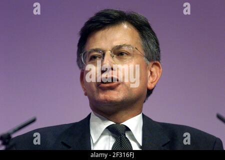 Steve Byers adressing the Labour Party Conference 2000 Stock Photo