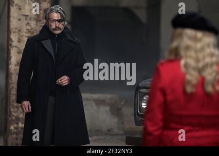 MADS MIKKELSEN, KATHERYN WINNICK, POLAR, 2019, ©JASPER SAVAGE/NETFLIX