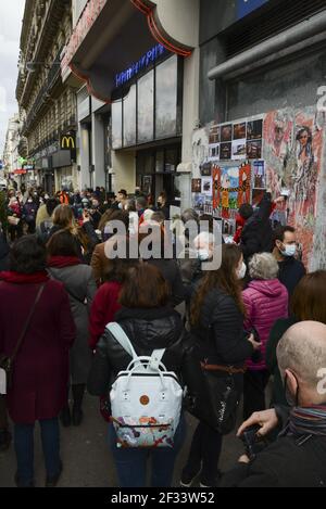 At the call of the CIP (Independent Parisian Cinemas), several hundred people gathered in front of the cinema Le majestic in Bastille, to demand the reopening of the rooms, closed because of the Covid-19. Photo by March 14, 2021. Photo by Georges Darmon/Avenir Pictures/ABACAPRESS.COM Stock Photo