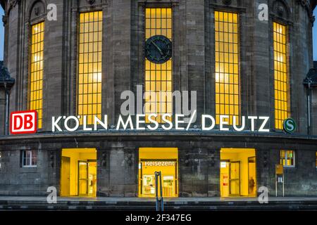 geography / travel, Germany, North Rhine-Westphalia, historic domed structure, station Koeln-Deutz, Cologne, Freedom-Of-Panorama Stock Photo