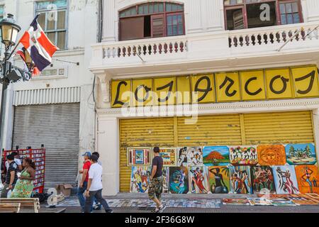 Santo Domingo Dominican Republic,Ciudad Colonia Zona Colonial,Hispanic Calle el Conde Peatonal pedestrian mall,vendors art paintings display sale shop Stock Photo