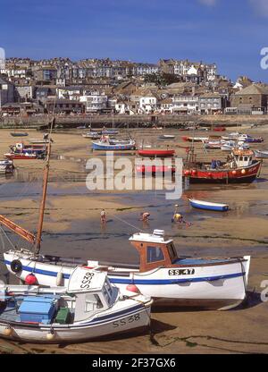 St Ives harbour at low tide, St Ives, Cornwall, England, United Kingdom Stock Photo