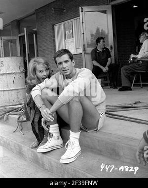 JANE FONDA and ANTHONY PERKINS in TALL STORY (1960), directed by JOSHUA LOGAN. Credit: WARNER BROTHERS / Album Stock Photo