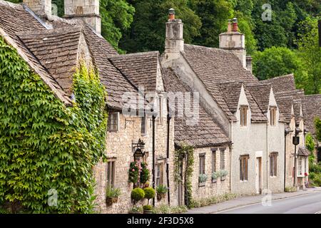 Cottages in the Cotswold village of Castle Combe, Wiltshire UK Stock Photo