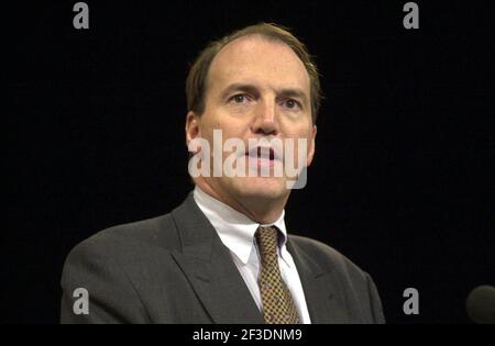 Liberal Democrat conference Bournemouth Sept 2000 Simon Hughes MP home affairs spokesman,  addressing the conference on crime. 19.9.00   Pic:JOHN VOOS Stock Photo