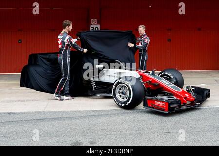 Haas F1 Team VF-18 Ferrari, mechanics at work during the 2018