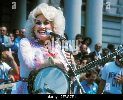 dolly-parton-1977-photo-by-adam-scull-photolink-mediapunch-stock-photo