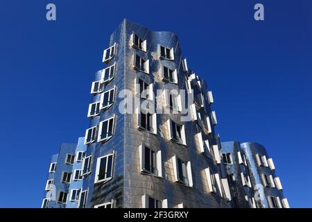 Neuer Zollhof im Medienhafen, Gehry-Bauten, Architekt Frank Gehry, Düsseldorf, Nordrhein-Westfalen, Deutschland Stock Photo