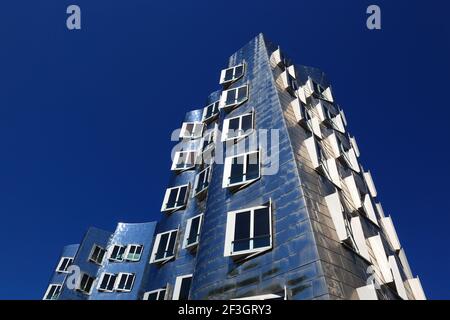 Neuer Zollhof im Medienhafen, Gehry-Bauten, Architekt Frank Gehry, Düsseldorf, Nordrhein-Westfalen, Deutschland Stock Photo