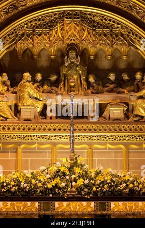 Statues on the altar of the East End inside Liverpool Cathedral, The Anglican Cathedral in Liverpool, Merseyside, England, UK | Architect: Giles Gilbe Stock Photo