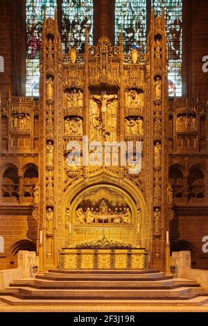 The altar at the East End, inside Liverpool Cathedral, The Anglican Cathedral in Liverpool, Merseyside, England, UK | Architect: Giles Gilbert Scott | Stock Photo