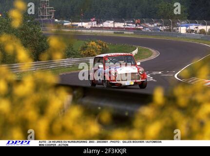 AUTO - 24 HEURES DU NURBURGRING 2003 - 20030601 - PHOTO : GILLES BOUVIER / AUTOMEDIA MINI COOPER - ACTION Stock Photo