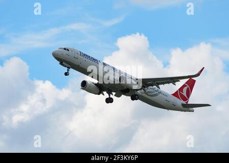schwechat, austria, 20 may 2019, airbus a321, tc-jtg  operated by turkish airlines take off at vienna international airport Stock Photo