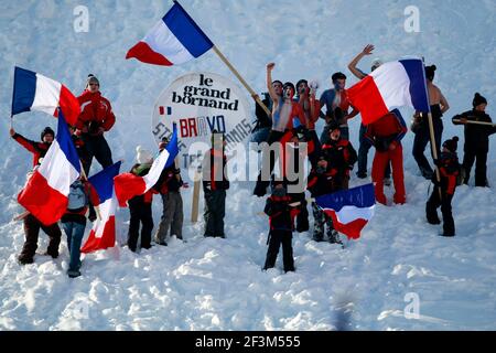 ALPINE SKIING - WORLD CUP 2009/2010 - VAL D'ISERE (FRA) - 13/12/2009 - PHOTO : GERARD BERTHOUD / DPPIGIANT SLALOM MEN - FRENCH FANS Stock Photo