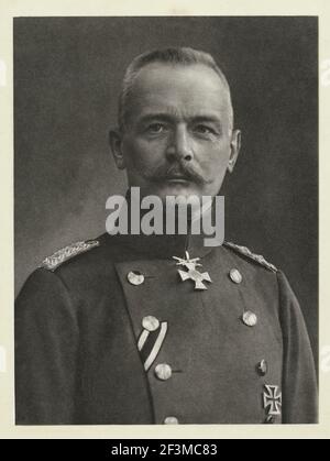 German minister of war Erich von Falkenhayn. Erich von Falkenhayn, Prussian minister of war since 1913, was to replace Moltke as chief of general staf Stock Photo