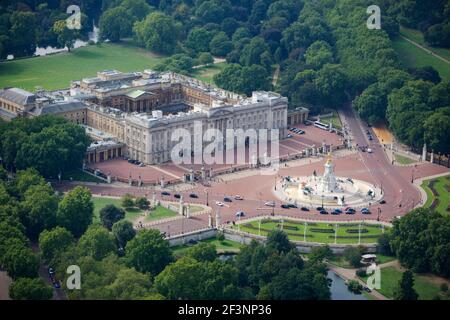 Aerial image of Buckingham Palace Gardens, the Palace looking in the ...