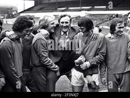 Leeds United and Don Revie celebrate title April 1974 Stock Photo