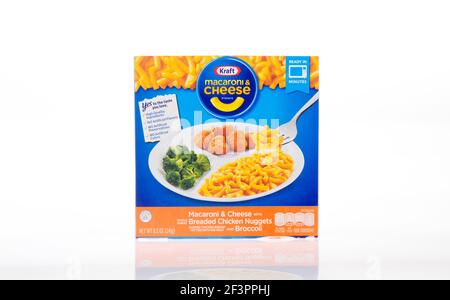 Kraft Macaroni & Cheese Frozen Dinner with Breaded Chicken Nuggets & Broccoli Stock Photo