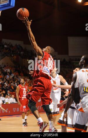 BASKETBALL - FRENCH CHAMPIONSHIP 2009/2010 - PRO A - LE MANS V CHOLET - LE MANS (FRA) - 17/04/2010 - JOHN LINEHAN (CB) - PHOTO : PASCAL ALLEE / HOT SPORTS / DPPI Stock Photo