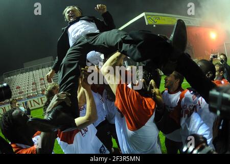 FOOTBALL - FRENCH CHAMPIONSHIP 2009/2010 - L2 - STADE BRESTOIS v FC TOURS - 30/04/2010 - PHOTO PASCAL ALLEE / DPPI - JOY BREST Stock Photo