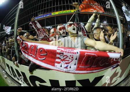 FOOTBALL - FRENCH CHAMPIONSHIP 2009/2010 - L2 - STADE BRESTOIS v FC TOURS - 30/04/2010 - PHOTO PASCAL ALLEE / DPPI - FANS BREST Stock Photo