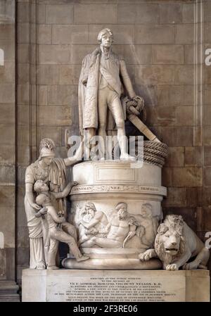 Nelson Statue (Vice Admiral Horatio Viscount Nelson K. B.), London, St. Paul¥s Kathedale Stock Photo