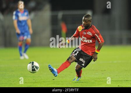 FOOTBALL - FRENCH CHAMPIONSHIP 2011/2012 - EA GUINGAMP v AS MONACO - 17/10/2011 - PHOTO PASCAL ALLEE / DPPI - LADISLAS DOUNIAMA (EAG) Stock Photo