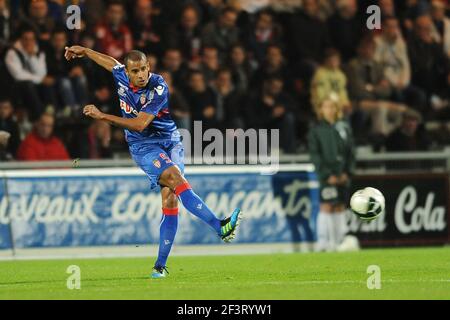 FOOTBALL - FRENCH CHAMPIONSHIP 2011/2012 - EA GUINGAMP v AS MONACO - 17/10/2011 - PHOTO PASCAL ALLEE / DPPI - GARY COULIBALY (ASM) Stock Photo