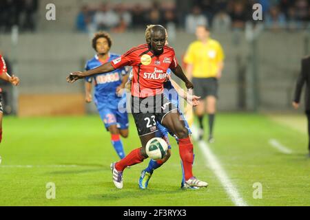 FOOTBALL - FRENCH CHAMPIONSHIP 2011/2012 - EA GUINGAMP v AS MONACO - 17/10/2011 - PHOTO PASCAL ALLEE / DPPI - MAMADOU CAMARA (EAG) Stock Photo