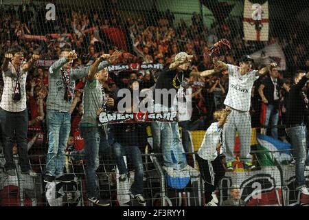 FOOTBALL - FRENCH CHAMPIONSHIP 2011/2012 - EA GUINGAMP v AS MONACO - 17/10/2011 - PHOTO PASCAL ALLEE / DPPI - FANS GUINGAMP Stock Photo