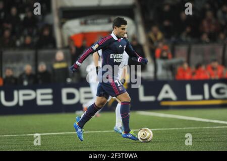 FOOTBALL - FRENCH LEAGUE CUP 2011/2012 - 1/2 FINAL - FC LORIENT v OLYMPIQUE LYONNAIS - 31/01/2012 - PHOTO PASCAL ALLEE / DPPI - EDERSON (OL) Stock Photo