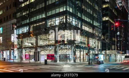 Vred filosofi Bolt Adidas flagship store in New York City, USA EDITORIAL ONLY! photo: Adidas  via Kolvenbach Stock Photo - Alamy