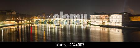 The Pont Neuf and the Hotel Dieu illuminated on the Garonne, in Toulouse, in Haute Garonne, in Occitanie, France Stock Photo