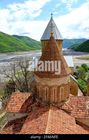 GEORGIA ANANURI Ananuri is an architectural complex, consisting of a castle with crenellated walls,and two churches: the old church of the Dormition Stock Photo