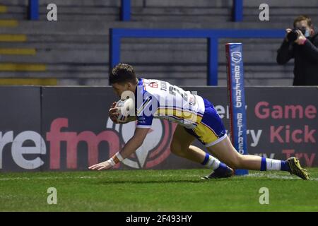 Warrington, UK. 19th Mar, 2021. Josh Thewlis (23) of Warrington Wolves scores a try to make it 30-6 in Warrington, UK on 3/19/2021. (Photo by Richard Long/News Images/Sipa USA) Credit: Sipa USA/Alamy Live News Stock Photo