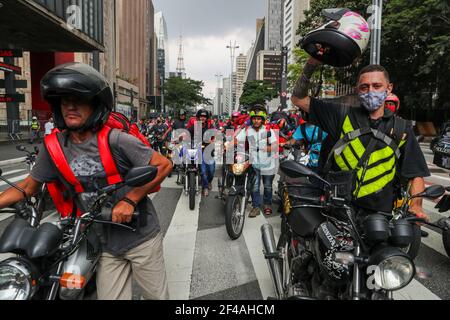 Brazilian delivery workers for Uber Eats, Rappi and other delivery 