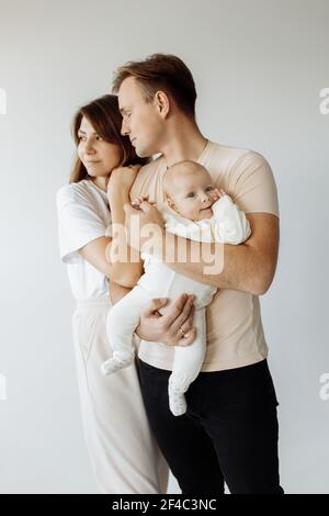 Family of 3 portraits with baby | Photography poses family, Baby family  pictures, 6 month baby picture ideas