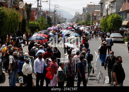 Non Exclusive: NEZAHUALCOYOTL, MEXICO - MARCH 19: Thousands of adults over 60 years of age went to the Nezahualcóyotl City Hall to receive the Covid19 Stock Photo