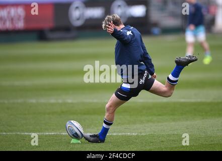 Recreation Ground, Bath, Somerset, UK. 20th Mar, 2021. English Premiership Rugby, Bath versus Worcester Warriors; Rhys Priestland of Bath warms up with some kicking practice Credit: Action Plus Sports/Alamy Live News Stock Photo