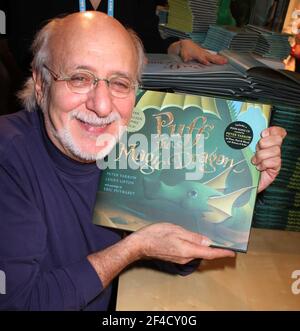 Peter Yarrow 2012 Photo By John Barrett/PHOTOlink / MediaPunch Stock Photo