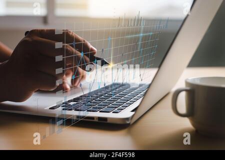 IT working on computer Business processes  Document Management System (DMS) progress planning and chart Stock Photo