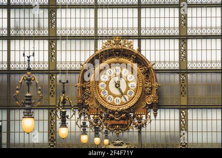 June 16, 2015: Musee dOrsay Clock, Victor Laloux, Main Hall of Musee dOrsay in paris, france, on the Left Bank of the Seine.  It is housed in the form Stock Photo