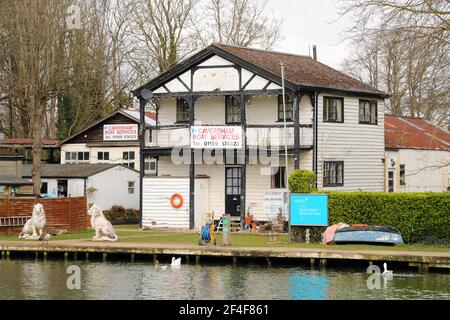 Caversham Boat Services offers boat rentals for holidays at Caversham, Berkshire, UK Stock Photo